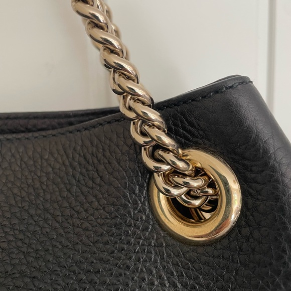 GUCCI Medium SoHo Chain Tote - Picture 12 of 16